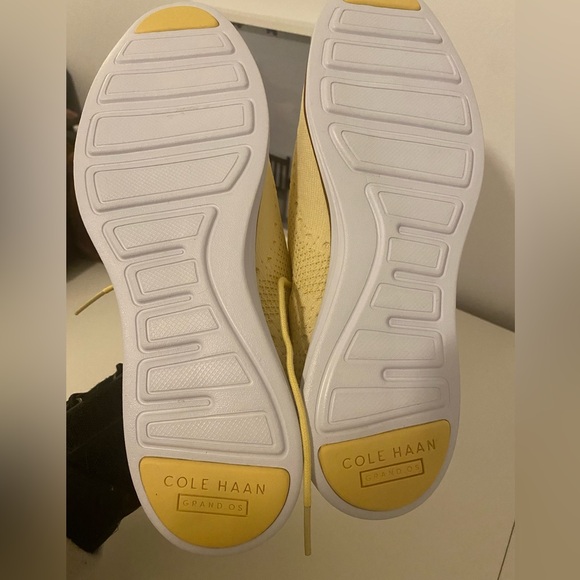 New yellow cole haan size Eur 37 or US 6.5. Never worn, pristine - Picture 2 of 2